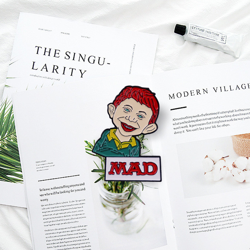 MAD Magazine Alfred E. Neuman  - Vintage Collectible Pins ulasan dan harga